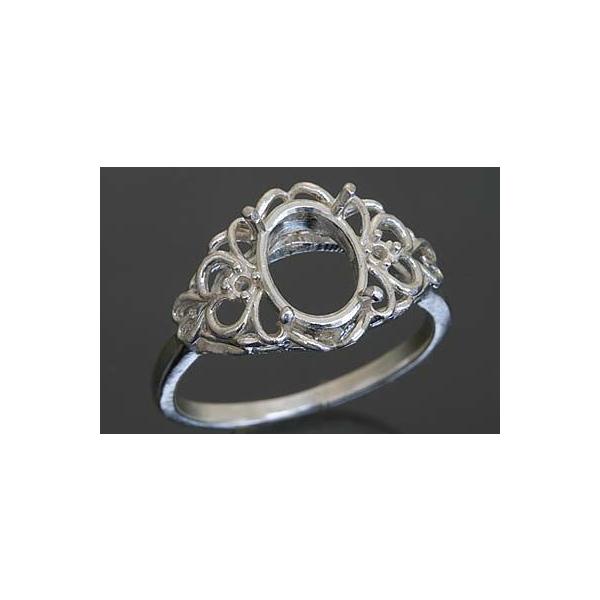 レースの様な透かしにダイヤの入ったデザイン空枠。この枠にはオーバル型の8.0ミリ×6.0ミリ（誤差0.3ミリ）のルースを留めることが出来ます。○ルース形状：オーバル○ルースサイズ：8.0ミリ×6.0ミリ○素材：選択してください。○重量：約1...