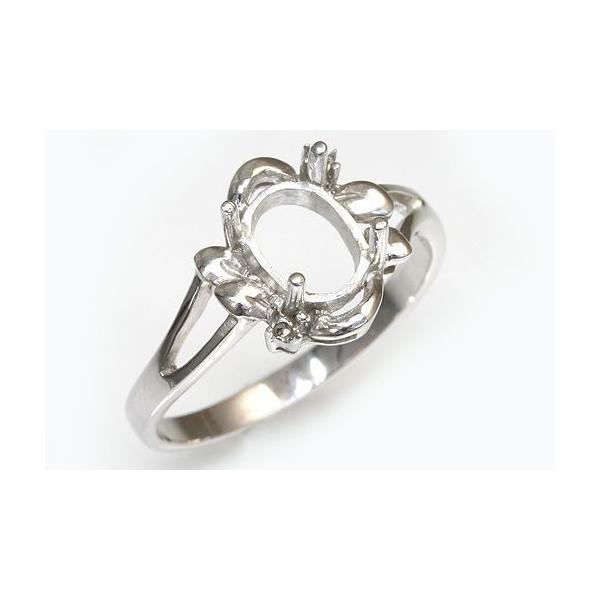 お買い得なダイヤ入りの空枠です。この枠にはオーバル8ミリ×6ミリ（誤差0.3ミリ）のルースを留めることが出来ます。○ルース形状：オーバル○ルースサイズ：8ミリ×6ミリ○素材：選択して下さい。○脇石：ダイヤモンド　２石　約0.03カラット○重...