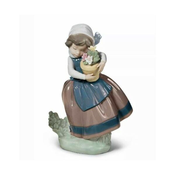 LLADRO（リヤドロ） NEW LLADRO, Spring Is Here Girl Figurine #05223