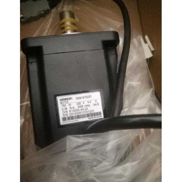 オムロン（OMRON） サーボモータ R88M-W75030T-B 新品同様/保証付き