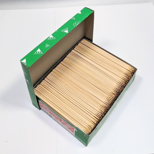 お買い得な竹串長さ　：　13.5センチ直径　：　2.5ミリ本数　：　800g　（約1400本入り）原産国　：　中国家庭や野外でのバーベキューでも人気の串料理に欠かせない竹串しなやかで折れにくい竹を使用しております。