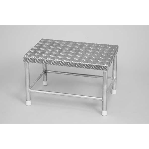 スターター台や補助ステップとして使用できます。オールアルミ、全溶接だから軽くてガッシリ。●寸法/幅600mm×奥行400mm×高さ390mm　●重量/5kg　●アルミ合金製　●送料無料　※沖縄・離島は別途費用がかかります。こちらの商品はお取...