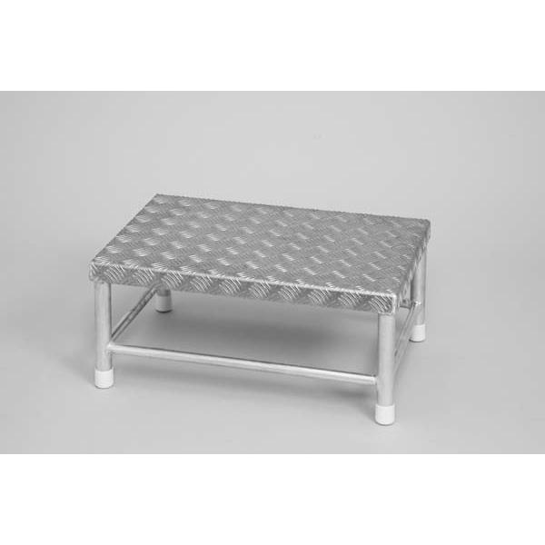 スターター台や補助ステップとして使用できます。オールアルミ、全溶接だから軽くてガッシリ。●寸法/幅600mm×奥行400mm×高さ250mm　●重量/4kg　●アルミ合金製　●送料無料　※沖縄・離島は別途費用がかかります。こちらの商品はお取...