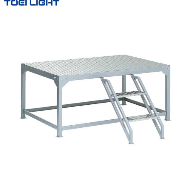 個人宅様への配送が不可の為、お届け先は屋号でお願いいたします。●サイズ/幅180×奥行120×高さ80cm●重さ/77kg●材質/天板・ステップ:アルミ、脚部:スチール●組立時間2人30分●日本製●送料無料 ※沖縄・離島は別途送料がかかりま...