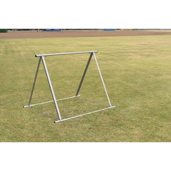 ●スチール製●寸法(１欄)：幅１３０ｃｍ×奥行１０４ｃｍ(折タタミ時１８ｃｍ)×高さ１００ｃｍ●重量：１１ｋｇ●バー：有効幅９０ｃｍ×２７．２ｍｍスチールパイプ●枠３ｍｍ×３０ｍｍアングル●クイ４本付屋外用●体重制限５０ｋｇ●組立式●送料：...