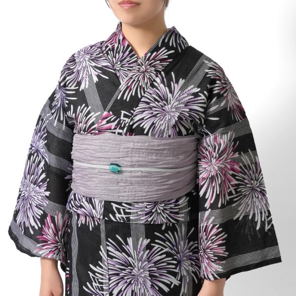 【一度着用のみ】レトロな縦縞浴衣5点セット 浴衣 縞に花火 綿紅梅 黒地 ストライプ レディース 10代 20代 30代 40
