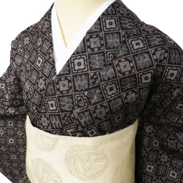 本場大島紬 龍郷柄 着物 身丈160 裄丈66 しつけ付き 本場大島紬 龍郷柄 着物 身丈160 裄丈66 しつけ付き - メルカリ