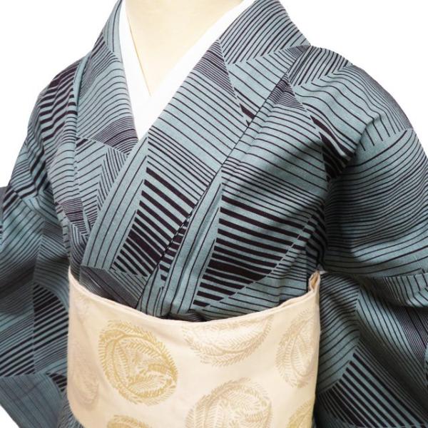 紬地 着物 中古 正絹 袷 カジュアル 幾何学模様 縞模様 柳染色 焦茶色  