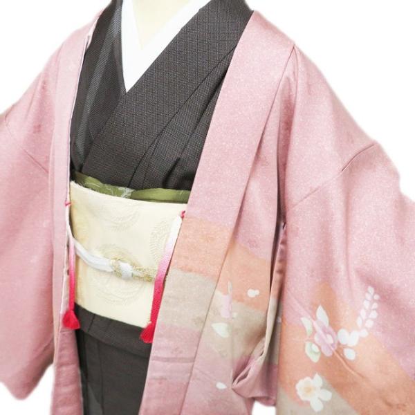 羽織 コート 着物 正絹 中古 流水に花模様 羽織紐付き 銀通し 紅梅色