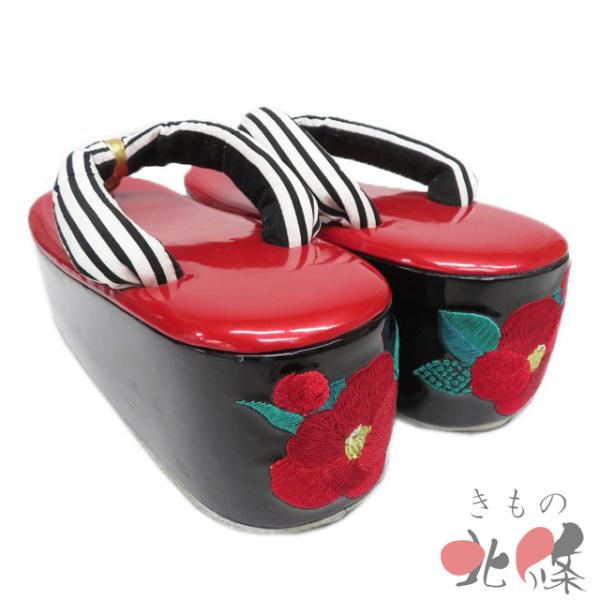 サイズ 24cm（かかと高さ 7cm）商品ランク C少し使用感（サイドに擦れ）、底に汚れがございますが、まだまだお使いいただけるお品物です。一部商品は実店舗・他サイトでも並行して販売しておりますので売り切れの際はご了承ください。n※着用シー...