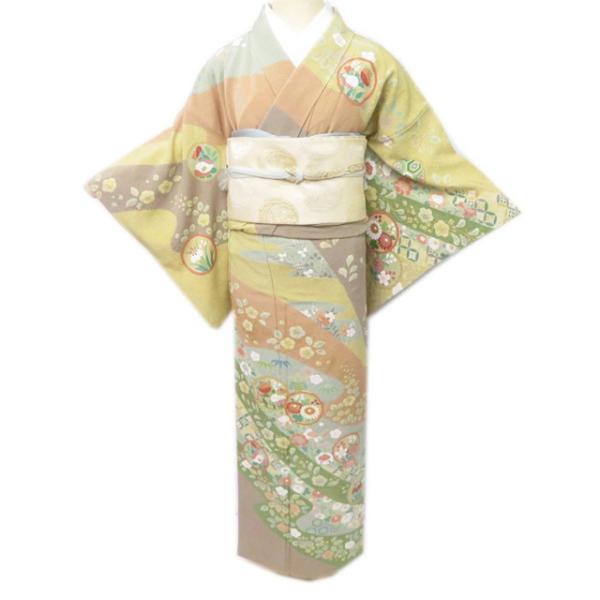 ☆きもの北條☆ 作家物 落款 花の図 金駒刺繍 紋付 柔らかな雰囲気を  