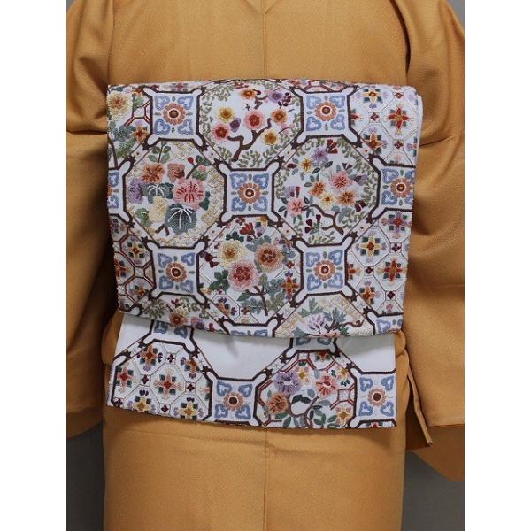 【新品未使用美品❣️】さがら刺繍　六通　正絹袋帯 さがら刺繍の丸帯 淡いグレー色 袋帯 相良刺繍の帯 フォーマル用