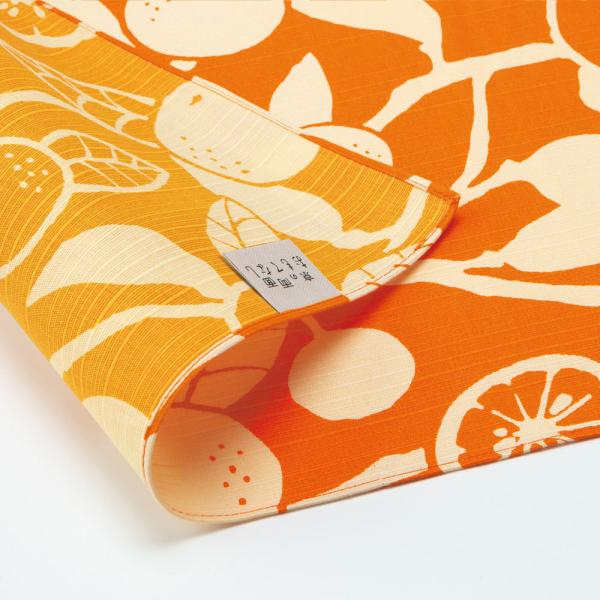 風呂敷 日本製 50cm幅 有職 和柄 リバーシブル 両面 橙色 オレンジ色 薄オレンジ色 ベージュ だいだいいろ 橙 みかん 柑橘 フルーツ 果物 蔓 モダン 北欧 ランチョンマット インテリア スカーフ ティッシュカバー リメイク タペ...