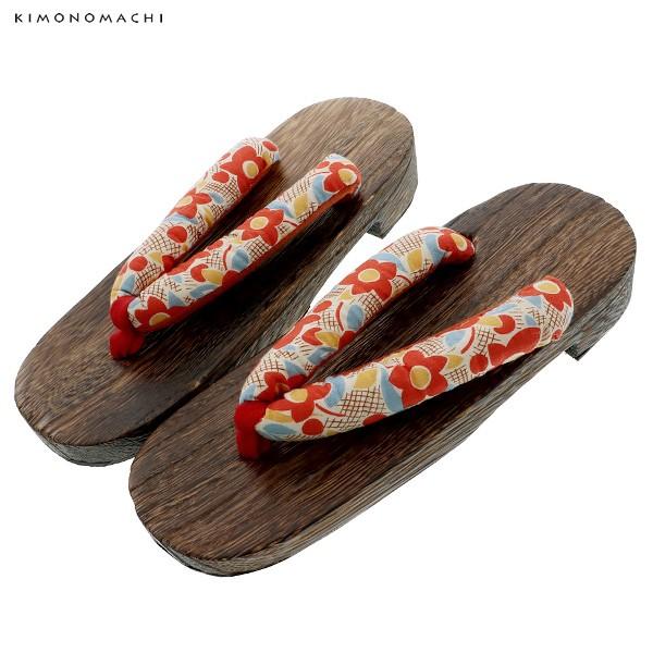 京都きもの町オリジナルの女性下駄です。台は焼桐で、汚れにくく、鼻緒は裏地がふわふわですので、擦れて痛くなりにくい下駄です。また、ゴム底なので、滑りにくく安心です。浴衣に合わせて、オシャレな下駄を合わせてみてはいかがでしょうか。◆下駄は、履き...