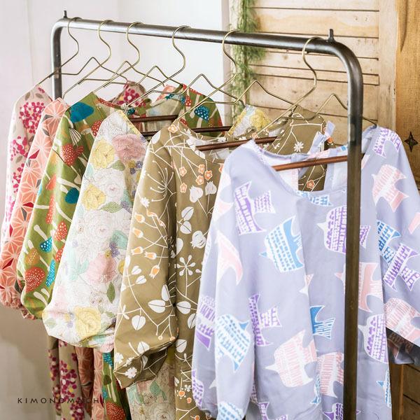 ロング丈 割烹着「ベージュ　花」日本製 オシャレ かわいい 綿割烹着 ロング割烹着 着物割烹着 エプロン プレゼント最適品 【送料無料】【メール便不可】