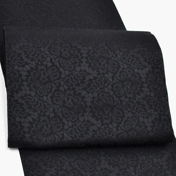 晴れの日を彩る振袖に。華やかさはそのまま、ポリエステル製なのでお手入れ簡単！お手持ちの振袖に合わせて、また、ママ振や姉振に合わせて、自分だけの装いに。成人式、結婚式などのおめでたい席の振袖に。上品な華やかさを演出してくれます。【商品内容】お...