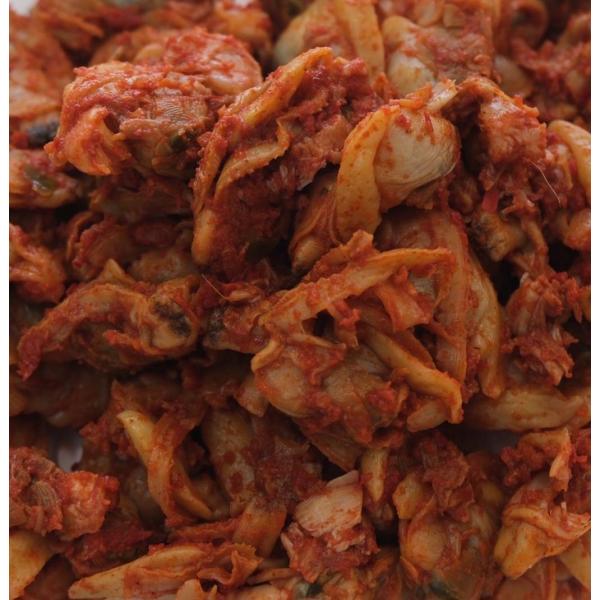 [Release date: November 28, 2024]ボイルされたアサリを使用しており、濃厚な旨味が詰まったキムチです。また、少し辛めに仕上げていますので、お酒の肴に少しずつ召し上るにも最適です。もちろんご飯のお供にも合いますの...