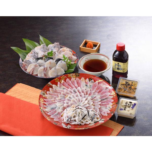 ●商品内容とらふぐ刺身（30cm皿）90g、とらふぐ皮30g、とらふぐちり（切身、アラ）400g、ふぐ白子豆腐130g、ふぐ煮こごり100g、ふくポン酢180ml、もみじおろし10g×4●アレルギー指定食品小麦・乳成分※お皿やパッケージなど...