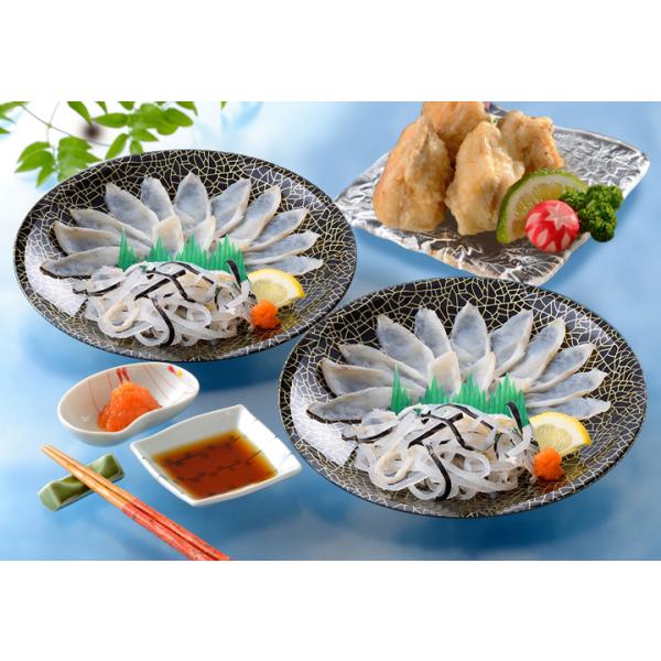 ふくの身を熱湯にサッとくぐらせた後、氷水に浸けることにより旨味を閉じ込める伝統技法「霜降造り」。霜降り加工した天然真ふく刺身と、ふく唐揚げのセットです。ふく唐揚げは油調理済ですので、電子レンジで簡単にお召し上がりいただけます。お刺身と唐揚げ...