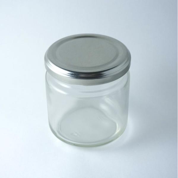 キャンドルワックスを注いでオリジナルキャンドル制作にお使い頂けるガラスジャーです。蓋は全2色（シルバー・ゴールド）からお選びください。※海外製品のため、ゆがみや気泡、キズがある場合がございます。予めご了承ください。■口径：5.4cm■高さ：...