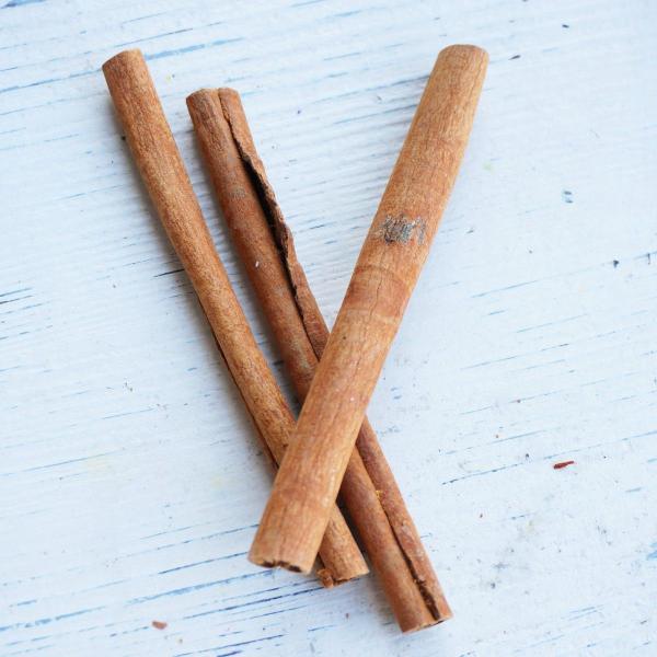 アロマワックスサシェやキャンドル制作にお使いいただけます。■大きさ：約12cm■個数：約20個※自然素材のため色・大きさにはバラつきがあります。割れや欠けている素材も入っている場合がございます。あらかじめご了承の上、ご注文ください。