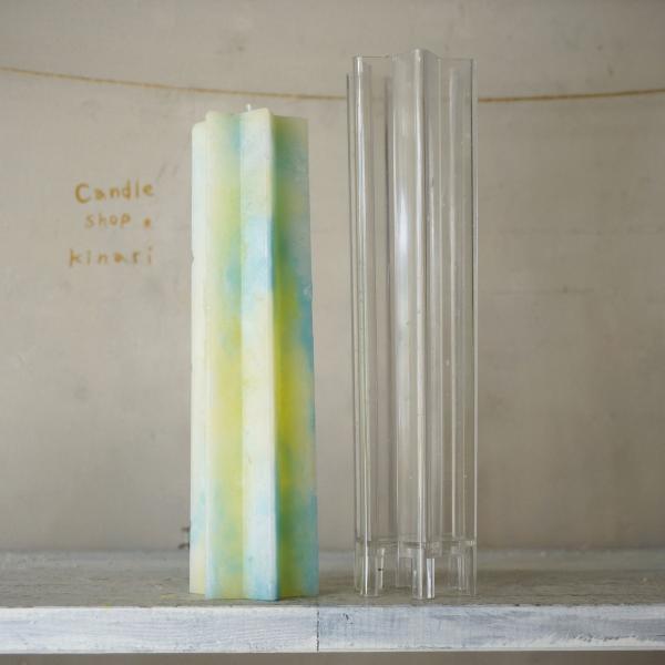 キャンドル製作用、ポリカーボネイト製の型（モールド）です。高さ19.6cm x 幅 5.1cm の星形型キャンドルが作れます。・ワックスが漏れる場合は、ワックスを注いだ後に、型の底面を水に浸すようにしてください。■サ イ ズ 高さ19.6c...