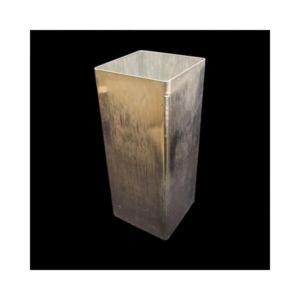 キャンドル製作用に必要なアルミ製の型（モールド）です。高さ19cm x 幅 7.6cm x 奥行き7.6ｃｍのキャンドルが作れます。・ワックスが漏れる場合は、ワックスを注いだ後に、型の底面を水に浸すようにしてください。・キャンドルを抜く際に...