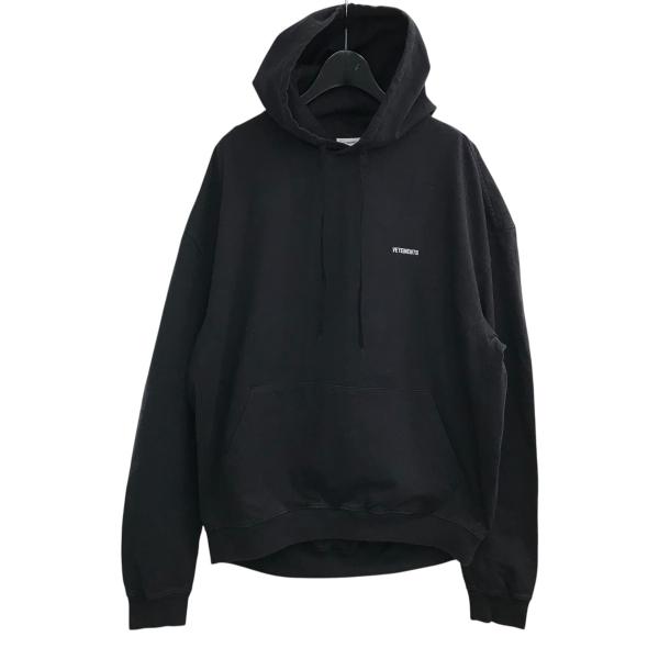 ヴェトモン VETEMENTS ロゴ刺繍プルオーバーパーカー MSS18TR51 ヴェトモン VETEMENTS ロゴ刺繍プルオーバーパーカー MSS18TR51