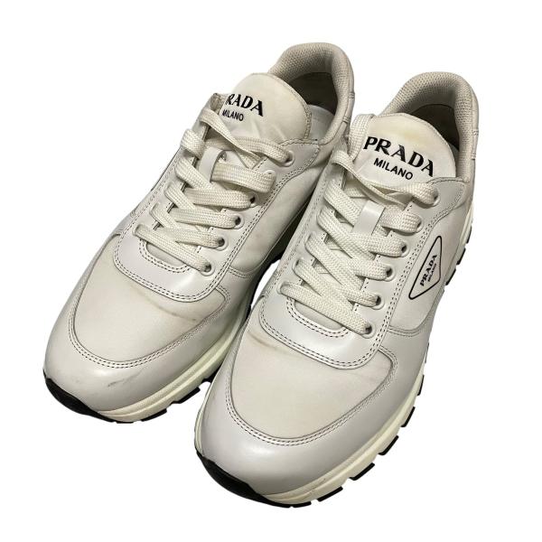 PRADA（プラダ） 【値下げ】PRADA トライアングルロゴスニーカー 2EG