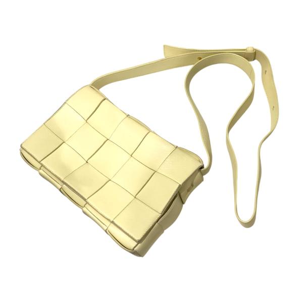 BOTTEGA VENETA（ボッテガ・ヴェネタ） カセットバッグ ベージュ