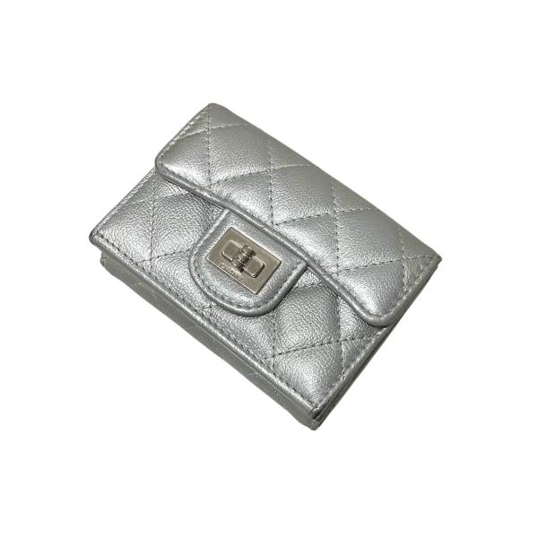 CHANEL コンパクトウォレット シルバー マトラッセ CHANEL（シャネル） 【マトラッセコンパクトウォレット】 3つ折り財布