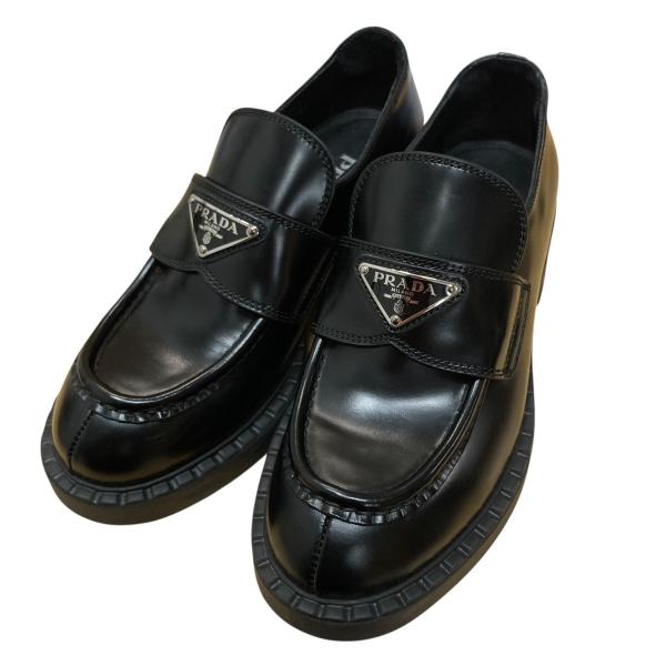 PRADA（プラダ） 【値下げ】PRADA トライアングルプレートローファー