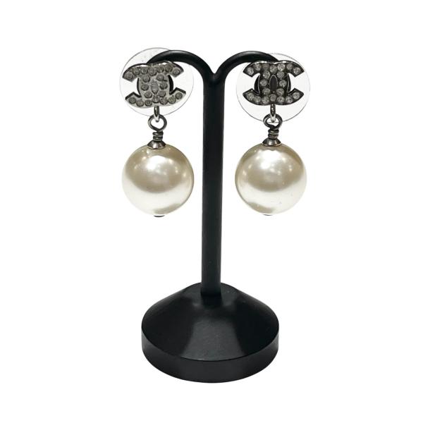 CHANEL ロゴピアス シルバー CHANEL（シャネル） ココマーク・パール ピアス A22V A36138 シルバー