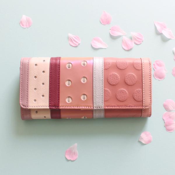 長財布 レディース 本革 ドラマで桐谷美玲さん使用 かぶせ ブランド 人気 おしゃれ かわいい 大容量 やわらかい シャルロット ベティ Buyee Buyee Japanese Proxy Service Buy From Japan Bot Online