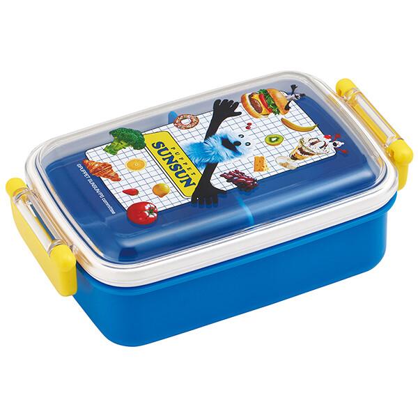 SKT-727948パペットスンスン「ふわっとフタタイトランチボックス角型」食洗機対応のお弁当箱(ランチボックス)。フタが盛り上がっていて、お料理などをふわっと盛り付けられる。おかずが片寄りにくい高い仕切り付き。パッキンと止具でしっかり密封...