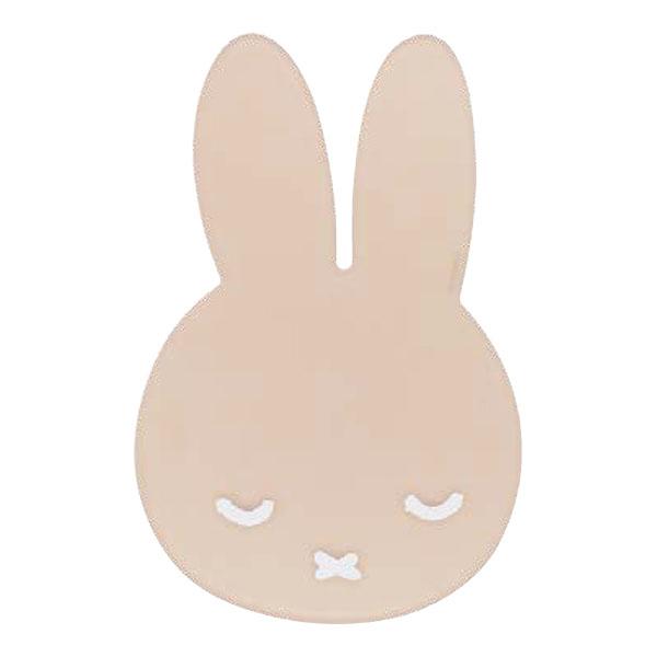 TSF-MF5545195MOミッフィー「アクリルトレイ(モカ)」アクセサリーや小物置きに！コースターにも！■サイズ：約H138×W90×D4.5mm■材質：:アクリル■原産国：中国■重さ：約48g■対象年齢：6才以上・キーワードMiffy...