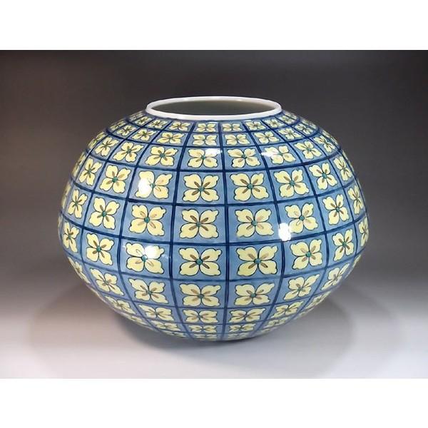 有田焼 色鍋島様式小花散らし文様花瓶の魅力と贈答品活用法