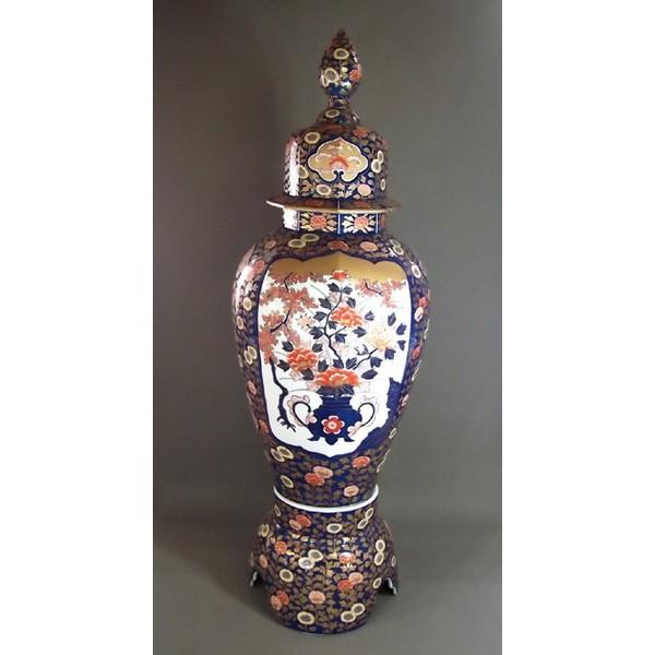 有田焼紺色の金箔装飾壺