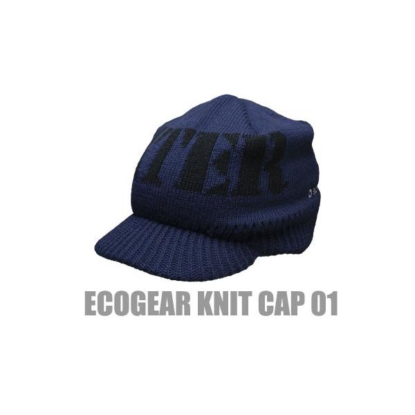 素材：表地　アクリル100％　裏地　ポリエステル100％エコギアニットキャップ01はボート走行時や風で飛ばされにくい形状に設計。フロントには「WATER」の文字をジャガード織りで丁寧に編み込み、背面にはエコギアロゴをレイアウト。ユーザーを飽...
