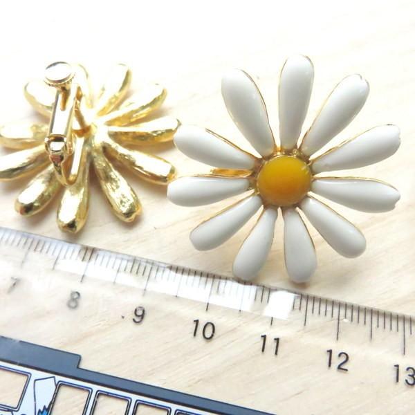 大ぶり イヤリング マーガレット フラワー 花 大きめ 繊細 華奢 華やか 可愛い 送料無料 レディース イヤリング 結婚式 パーティー フォーマル ドレス お呼ばれ Buyee Buyee Japanese Proxy Service Buy From Japan Bot Online