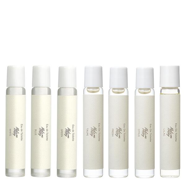 ロールオンタイプで携帯に便利なオードトワレです。【ＷＨＩＴＥ】少量でもしっかり香ります。ホワイトピーチ、グリーンアップル／ローズ、ジャスミン／ムスク、アンバー。白い花束をイメージした柔らかい香り。【ＢＬＵＥ】少量でもしっかり香ります。アップ...