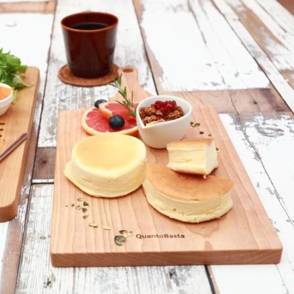 Quantobasta 食卓で映えるカッティングボード サービングボード おしゃれ 盛り付け 削り直し 衛生的 木 木製 まな板 新着セール