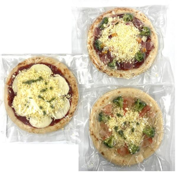 北海道産のチーズを使用したピザ詰合せ。ミックスベジタブル、マルゲリータ、シーフードの3種類とバラエティなピザ詰合せ。　　【セット内容】ミックスベジタブルピザ×１、マルゲリータピザ×１、シーフードピザ×１　【原産国】日本　【賞味期間】冷凍3ヶ...