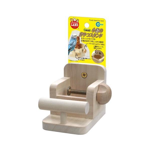 鳥カゴが汚れにくい、便利なおやつ専用のスタンドです。　　【分類】小鳥用品／用具 小鳥用給餌給水用品【商品サイズ】140×75×110(mm)【完成サイズ】75x110x70【材質】本体:天然木 ネジ・ワッシャ:鉄【原産国または製造地】中華人...