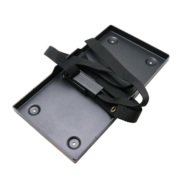 商品コード：700323アルミ製のバッテリートレイです。2mm厚のアルミを溶接でしっかりと組み付けてあるので、トレイ自体に強度があり設置場所を選びません。四方に取り付け用の5.5mm穴があるのでタッピングスクリューなどで固定可能です。◆適応...