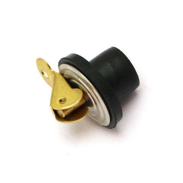 商品コード：751005主にアメリカ製のアルミボートに多く使用されるタイプのドレンプラグです。レバーを折り曲げることでゴム部分が膨らみます。◆サイズ：5/8インチ(約17mm)◆タイプ：折り曲げ式