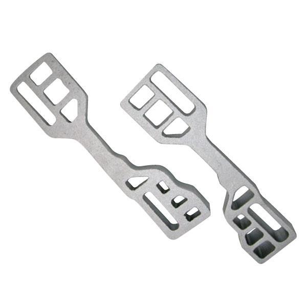 アルミ製セパレート式トランサムウエッジです。ボートのトランサムと船外機の間にセットする事で、トリムの角度を5度アップさせる事が可能です。※この製品によりボートの走行姿勢、性能の変化は予想されますが、取り付け前に必ず専門知識のある方に相談して...