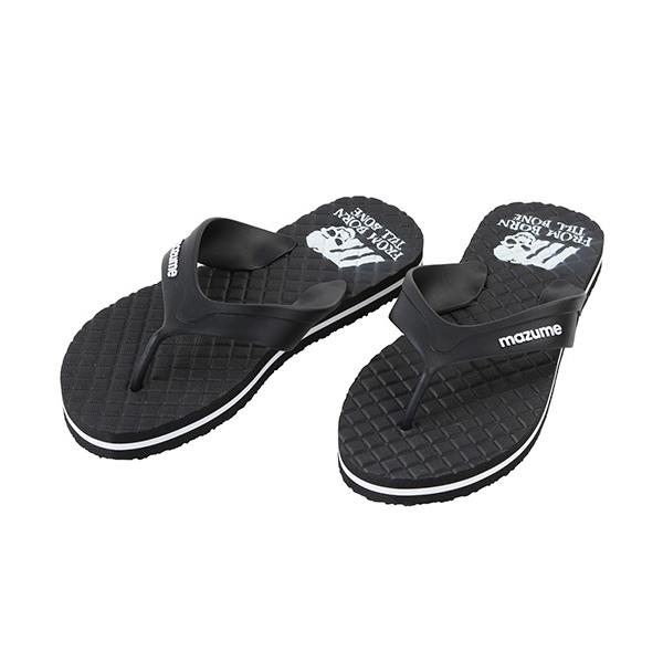 ■鼻緒とソールが柔らかいので、足つきがソフトで硬さを感じないビーチサンダルです!!■mazumeのビーチサンダルは、両面ノンスリップなので、足が濡れた状態で履いても滑らないのが特徴です。砂浜を歩いたときでも、付いた砂をジャブジャブと水で洗い...
