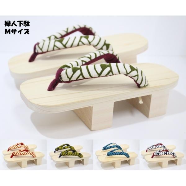 ●サイズ：M (23〜24cm)日本三大盆踊りである郡上八幡・郡上おどりの必須アイテム、踊り下駄です。下駄は軽くて足当たりの良い桐下駄が一般的ですが、郡上おどりでは下駄を蹴って音頭を取るため、耐久性があり良い音が鳴るヒノキ下駄が主流です。下...