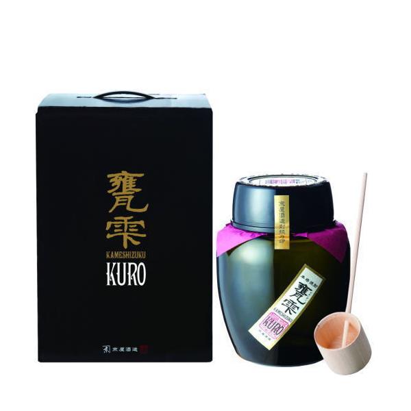 天保五年（1834年）創業。創業以来、焼酎は全て代々受け継がれてきた伝承の大甕仕込み。手間を惜しまない造りへのこだわり姿勢が、多彩で風味豊かな焼酎を造り出す京屋酒造。「甕雫KURO」は、紅寿の白麹仕込み原酒を主体に、紫芋の黒麹仕込み原酒とさ...